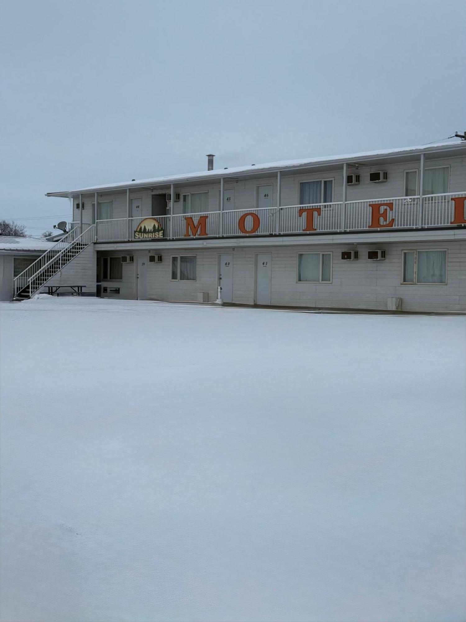Sunrise Motel Consort Exterior photo